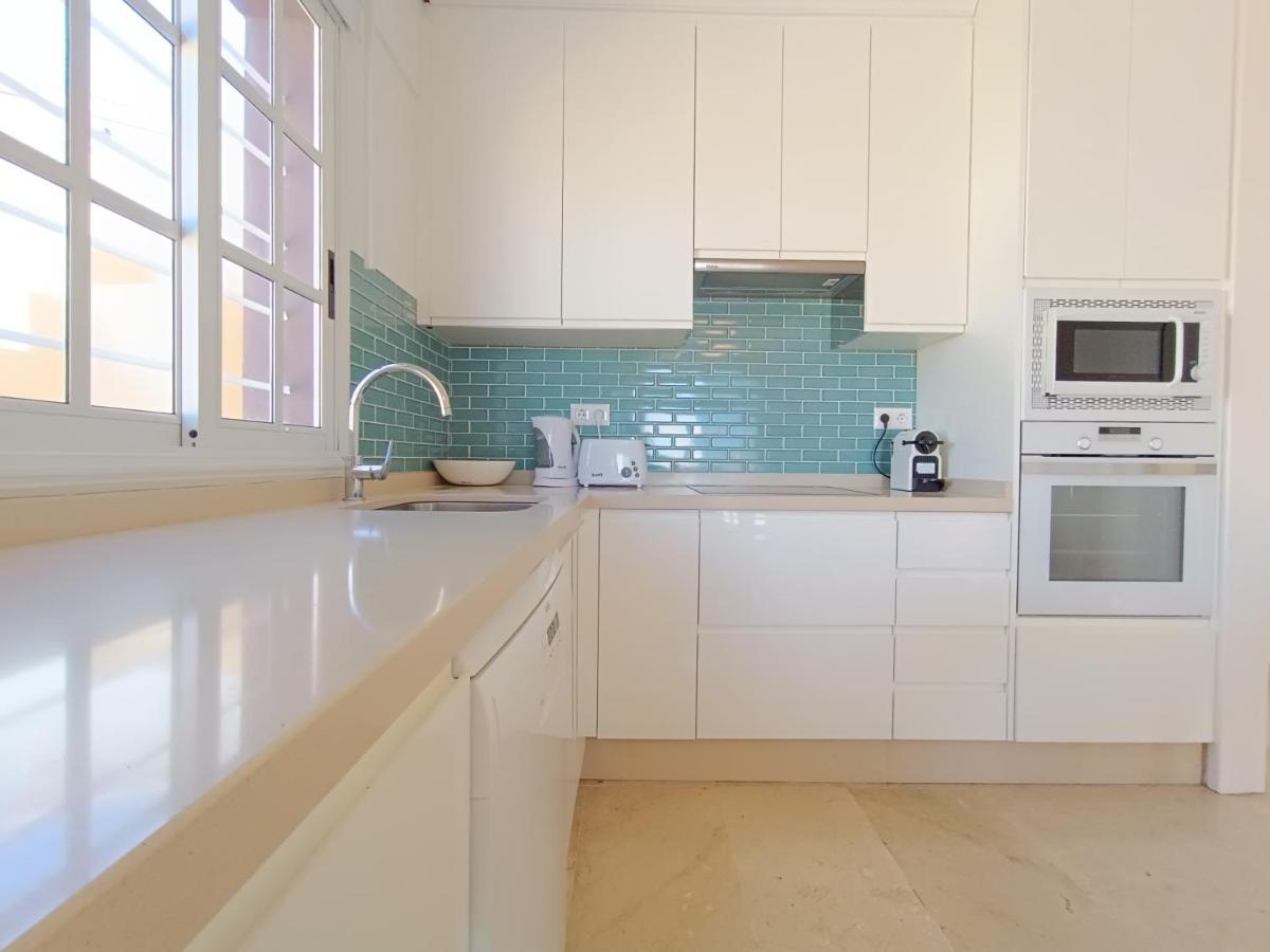 אדחה Charming & Sunny Apartment With Ocean View מראה חיצוני תמונה
