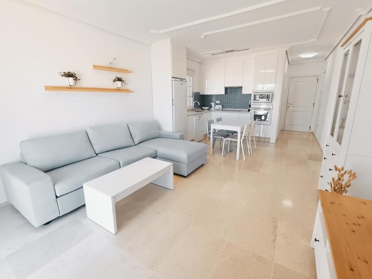 אדחה Charming & Sunny Apartment With Ocean View מראה חיצוני תמונה
