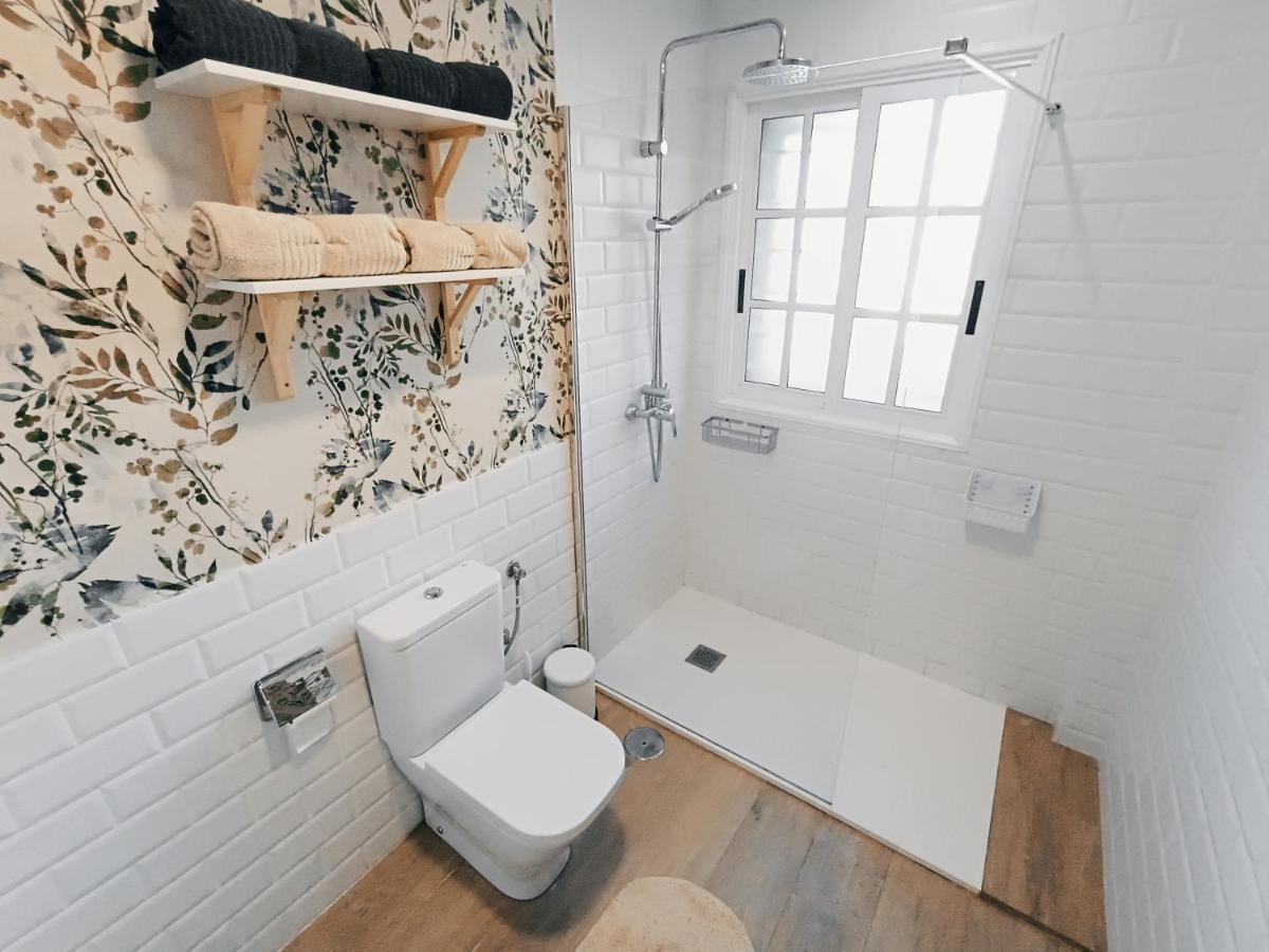 אדחה Charming & Sunny Apartment With Ocean View מראה חיצוני תמונה
